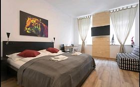 Apartment, Modern Und Neu Renoviert